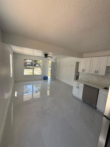 427 40TH AVENUE S, St Petersburg, FL 33705