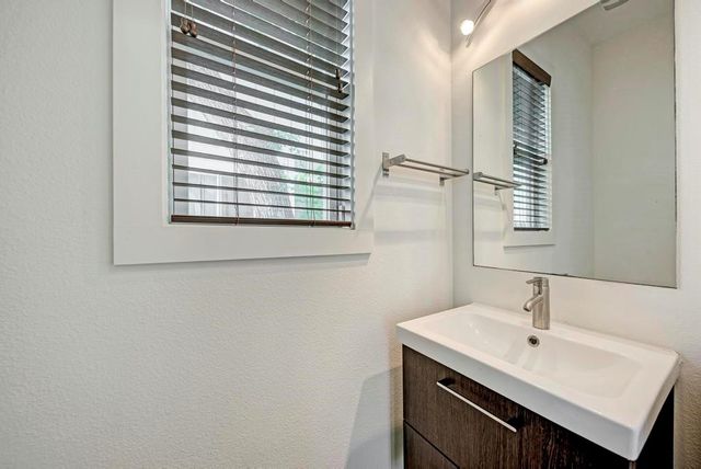 2512 Wheless LN 7, Austin, TX 78723