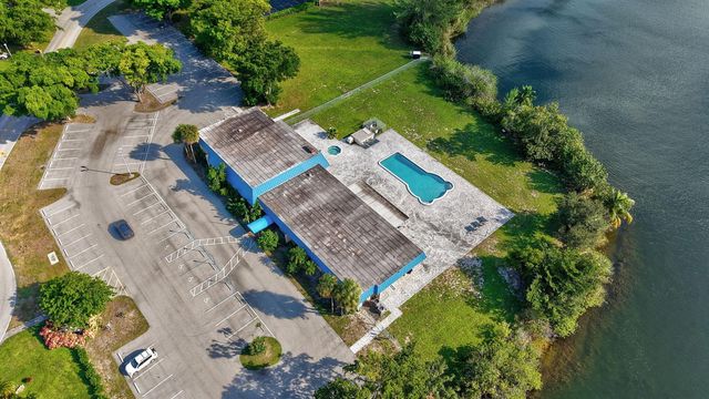 4821 NW 13th Avenue, Deerfield Beach, FL 33064