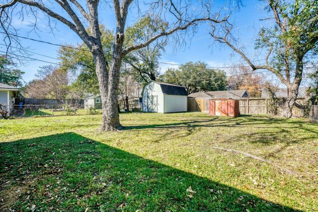 5014 Viking Drive, Houston, TX 77092