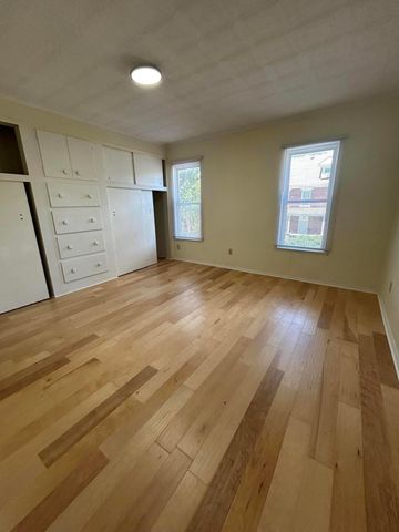 329 E 12th Avenue, Columbus, OH 43201