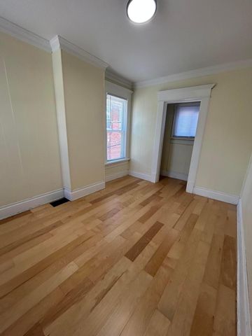 329 E 12th Avenue, Columbus, OH 43201