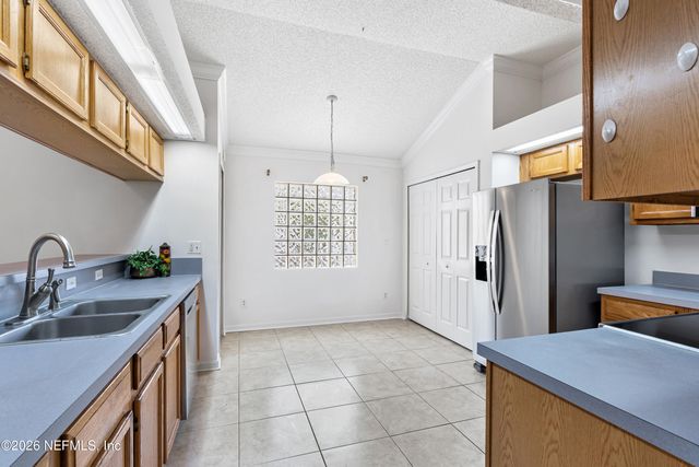 3925 ARBOR LAKE Drive W, Jacksonville, FL 32225