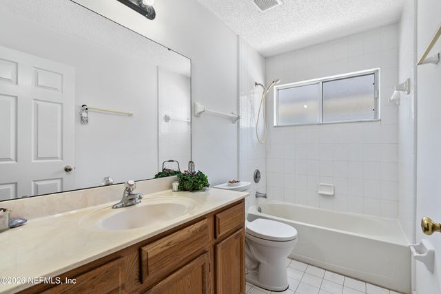 3925 ARBOR LAKE Drive W, Jacksonville, FL 32225