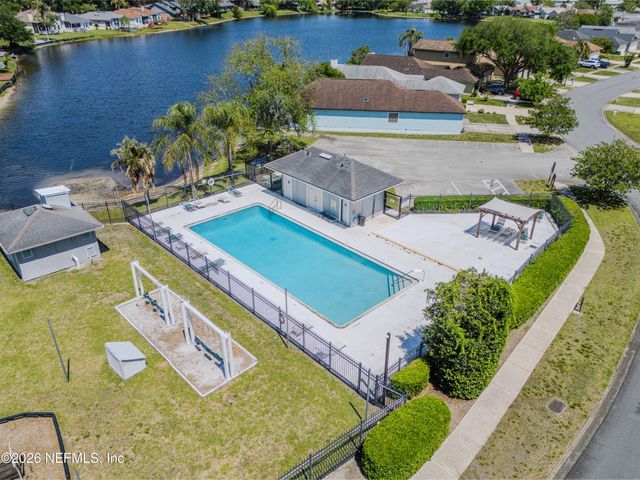 3925 ARBOR LAKE Drive W, Jacksonville, FL 32225