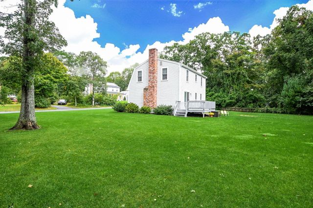 10 Courtland Drive, East Sandwich, MA 02537