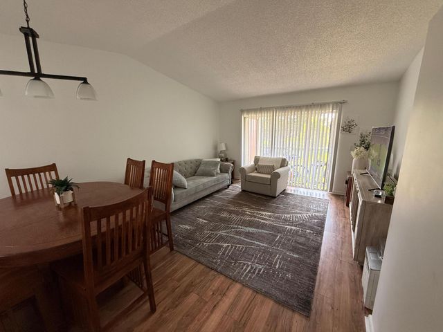 9923 Three Lakes Circle 13-h, Boca Raton, FL 33428