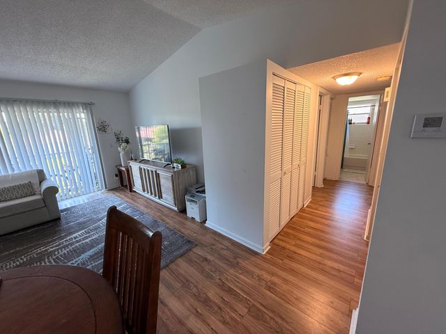 9923 Three Lakes Circle 13-h, Boca Raton, FL 33428
