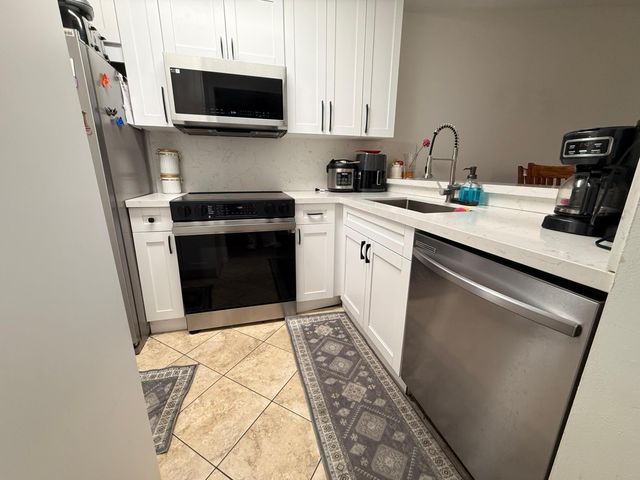 9923 Three Lakes Circle 13-h, Boca Raton, FL 33428