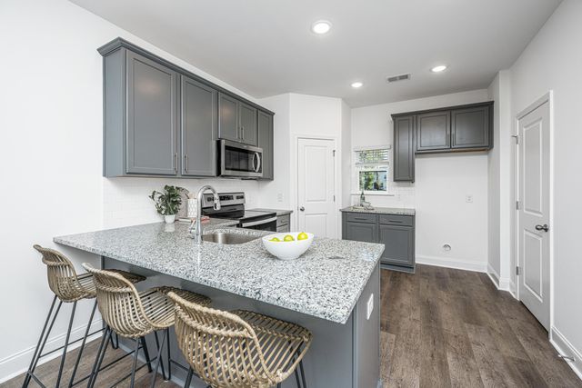 400 Gravy Train Street, Charleston, SC 29414