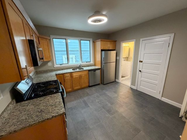 37-39 Belknap St. B, Somerville, MA 02144