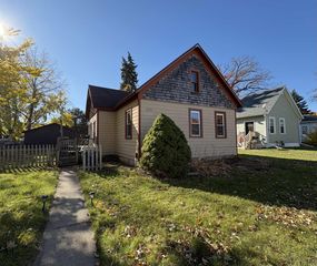 521 CLINTON STREET, Green Bay, WI 54303