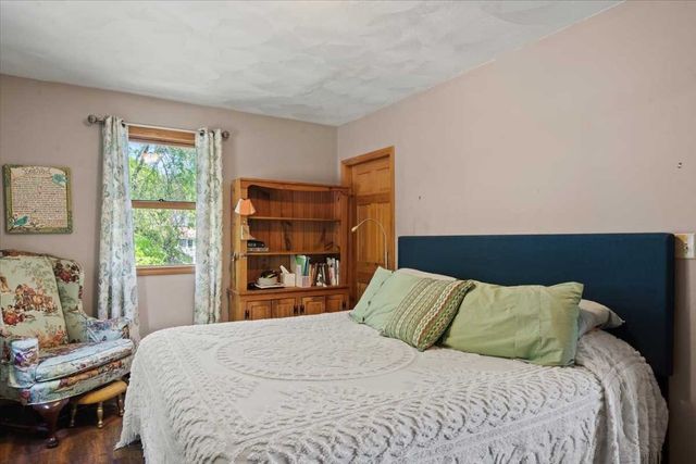 212 Grove St, Clinton, MA 01510