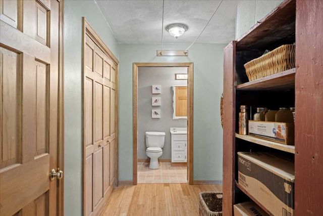 212 Grove St, Clinton, MA 01510