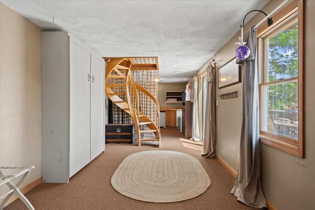 212 Grove St, Clinton, MA 01510