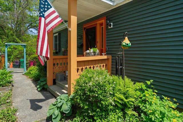 212 Grove St, Clinton, MA 01510
