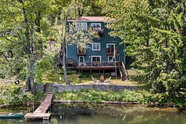 212 Grove St, Clinton, MA 01510