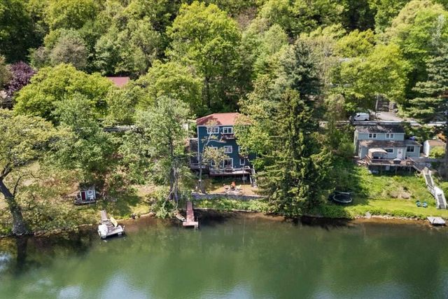 212 Grove St, Clinton, MA 01510