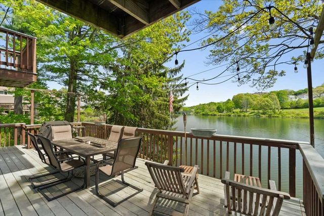 212 Grove St, Clinton, MA 01510