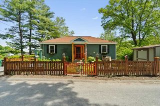 212 Grove St, Clinton, MA 01510