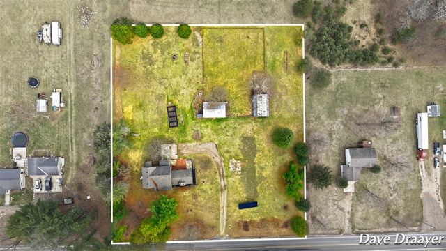 7869 17 Mile Road, Cedar Springs, MI 49319