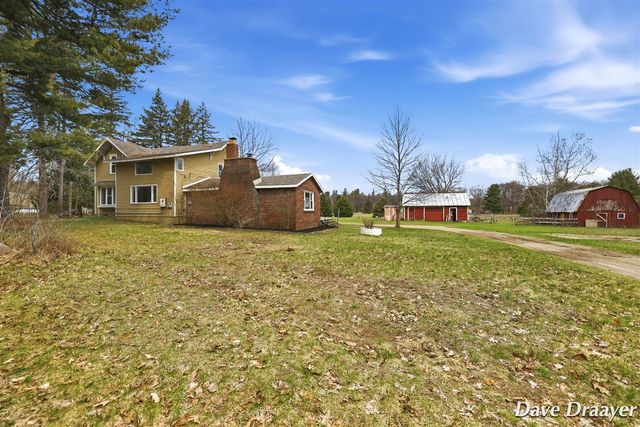 7869 17 Mile Road, Cedar Springs, MI 49319