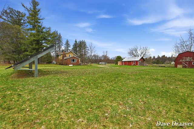 7869 17 Mile Road, Cedar Springs, MI 49319
