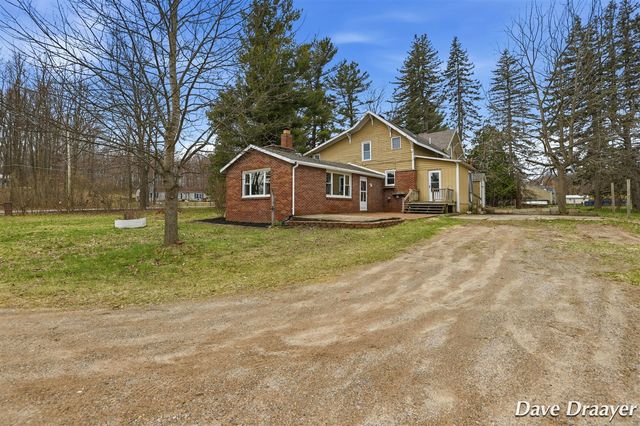 7869 17 Mile Road, Cedar Springs, MI 49319