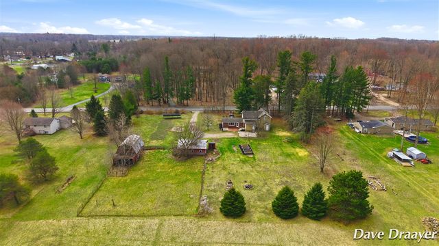7869 17 Mile Road, Cedar Springs, MI 49319