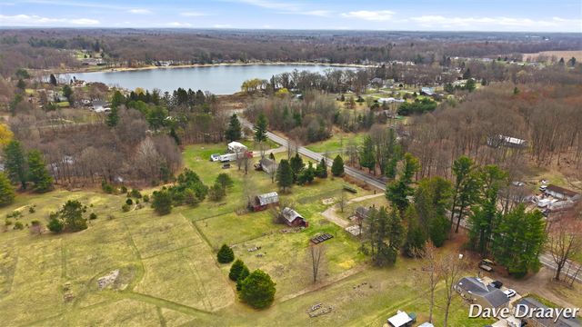 7869 17 Mile Road, Cedar Springs, MI 49319