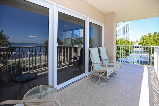 300 Bayview Dr 216, Sunny Isles Beach, FL 33160