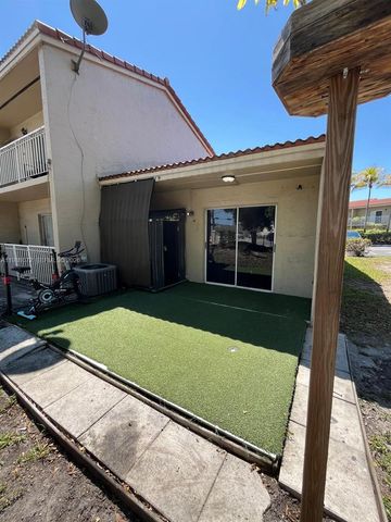 6701 NW 166th Ter 101, Miami Lakes, FL 33014