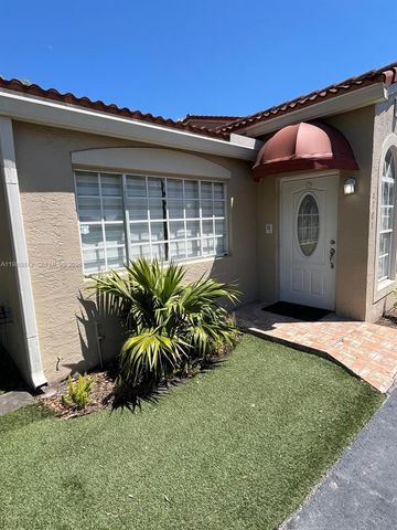 6701 NW 166th Ter 101, Miami Lakes, FL 33014