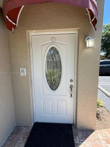 6701 NW 166th Ter 101, Miami Lakes, FL 33014