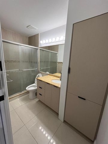 6701 NW 166th Ter 101, Miami Lakes, FL 33014