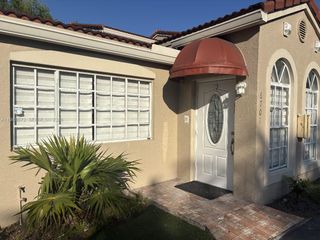 6701 NW 166th Ter 101, Miami Lakes, FL 33014