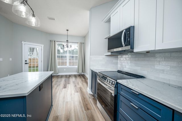 13147 HAMMOCK Circle N, Jacksonville, FL 32225