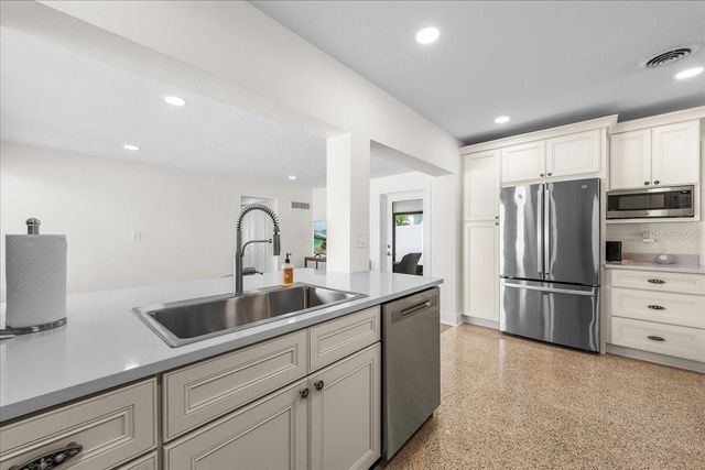 1019 MANDALAY AVENUE, Clearwater Beach, FL 33767