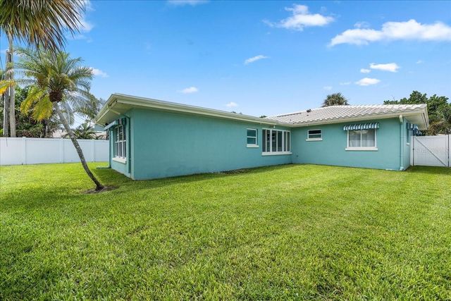 1019 MANDALAY AVENUE, Clearwater Beach, FL 33767