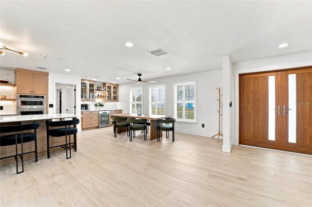 6241 TANGLEWOOD DRIVE NE, St Petersburg, FL 33702