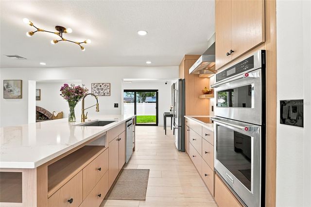 6241 TANGLEWOOD DRIVE NE, St Petersburg, FL 33702