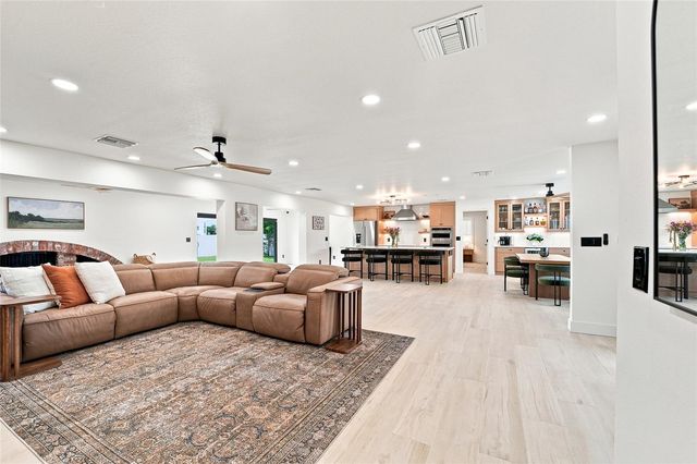 6241 TANGLEWOOD DRIVE NE, St Petersburg, FL 33702