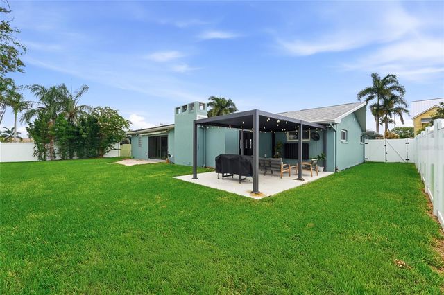 6241 TANGLEWOOD DRIVE NE, St Petersburg, FL 33702