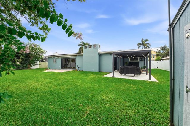 6241 TANGLEWOOD DRIVE NE, St Petersburg, FL 33702