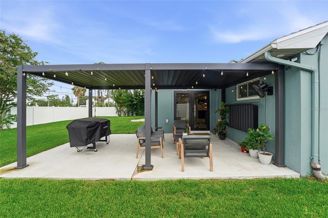 6241 TANGLEWOOD DRIVE NE, St Petersburg, FL 33702