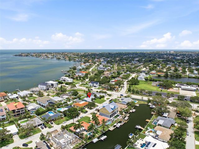 6241 TANGLEWOOD DRIVE NE, St Petersburg, FL 33702