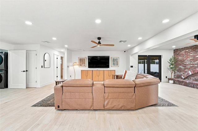 6241 TANGLEWOOD DRIVE NE, St Petersburg, FL 33702