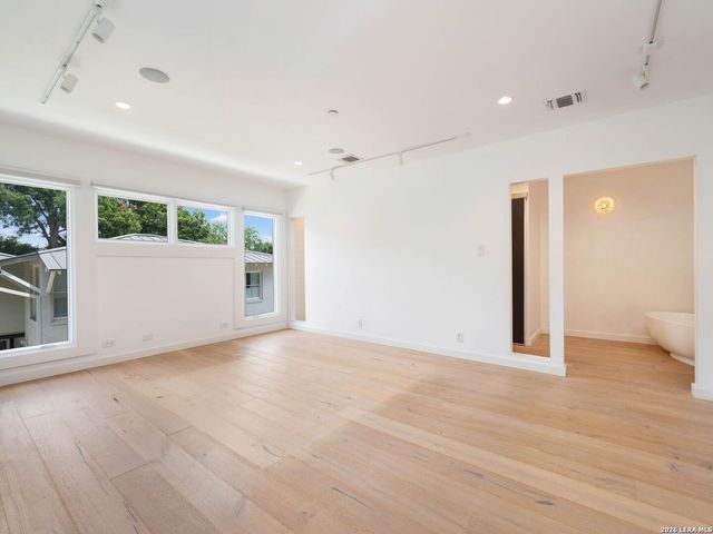 305 Joliet Ave Apt C, San Antonio, TX 78209