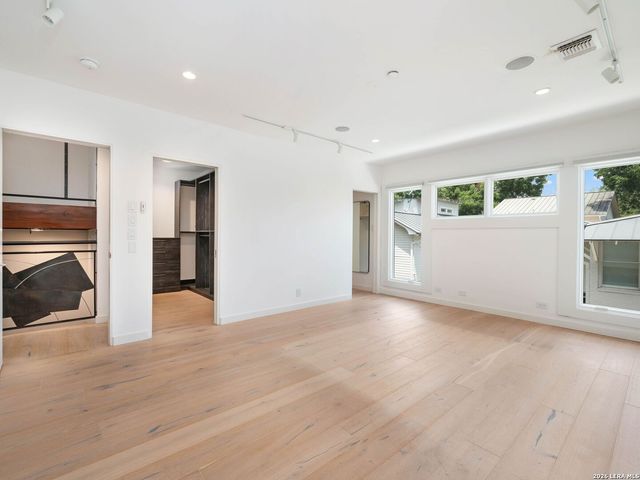 305 Joliet Ave Apt C, San Antonio, TX 78209