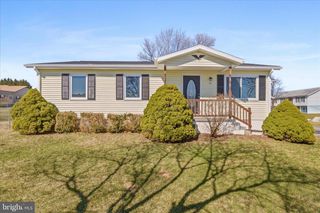 75 FULTON AVE, Charles Town, WV 25414